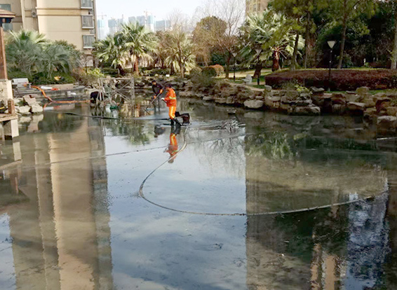 凤翔景观池淤泥清理