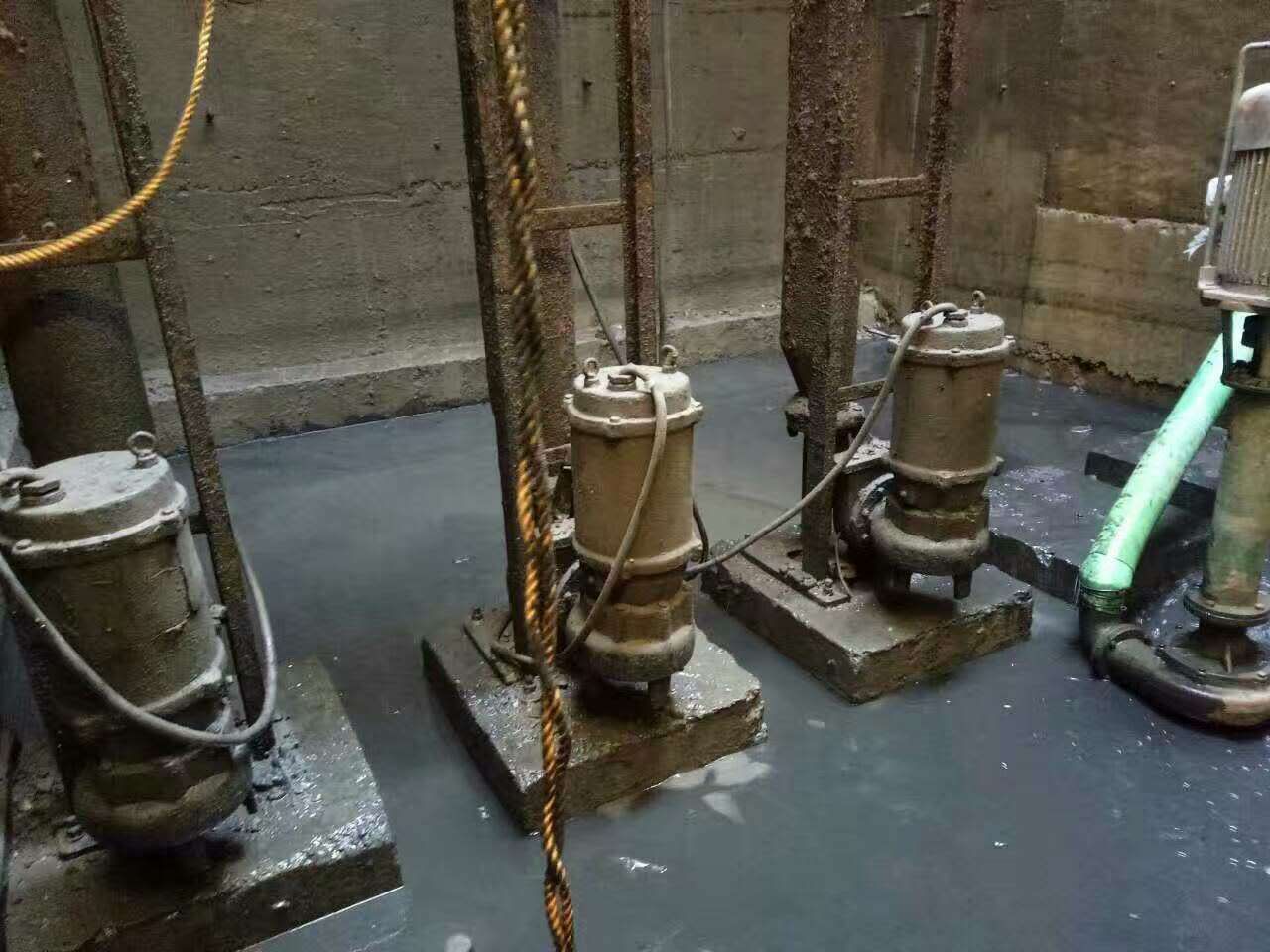 凤翔污水池清理