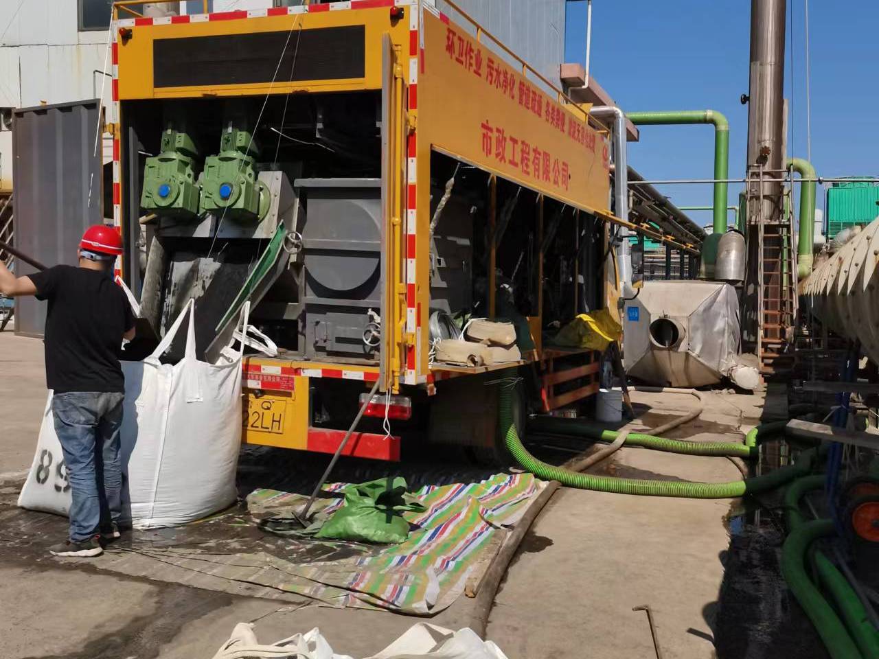 凤翔淤泥压干处理